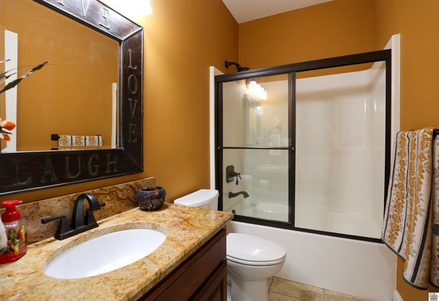 400 Cimarron Way, Paducah, KY 42001