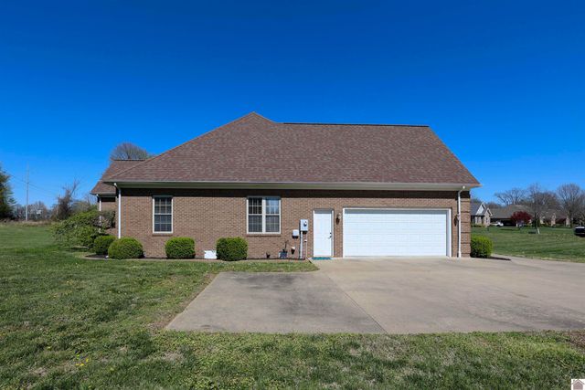 400 Cimarron Way, Paducah, KY 42001