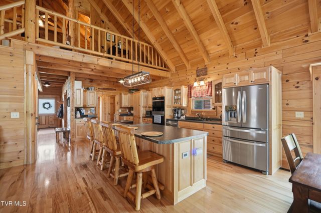 1565 Broad Street, Elizabethton, TN 37643