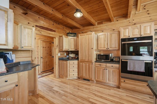 1565 Broad Street, Elizabethton, TN 37643