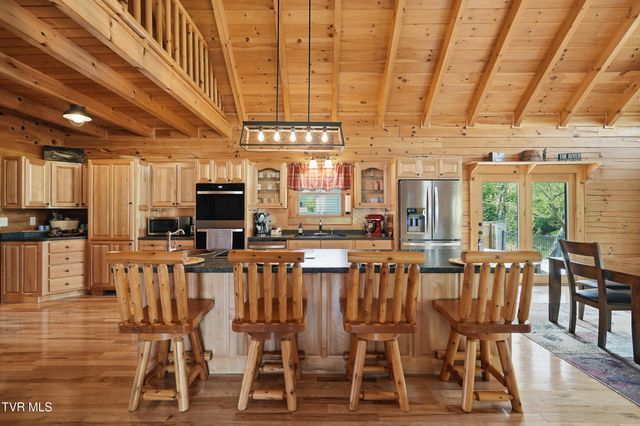 1565 Broad Street, Elizabethton, TN 37643