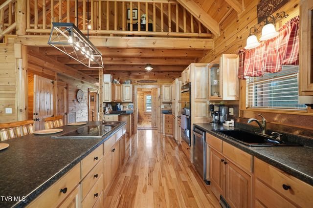 1565 Broad Street, Elizabethton, TN 37643