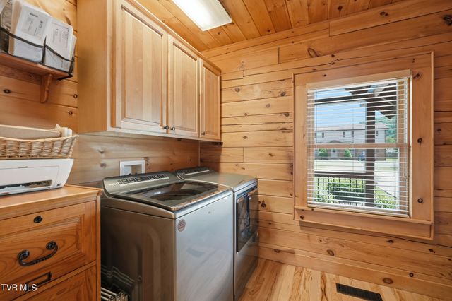 1565 Broad Street, Elizabethton, TN 37643
