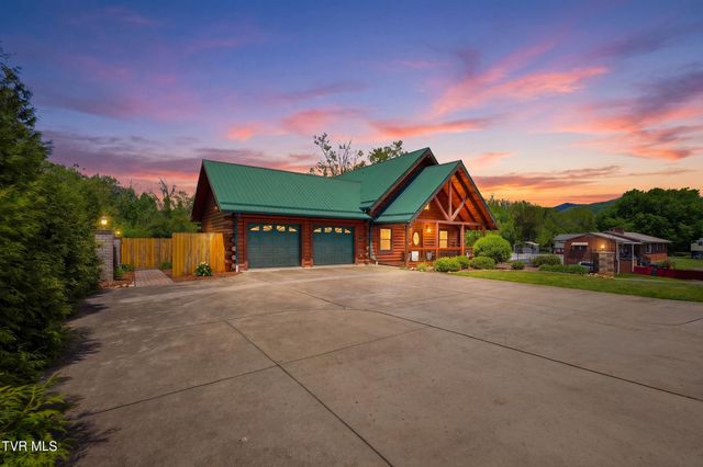 1565 Broad Street, Elizabethton, TN 37643