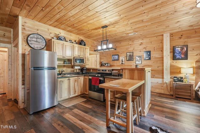 1565 Broad Street, Elizabethton, TN 37643