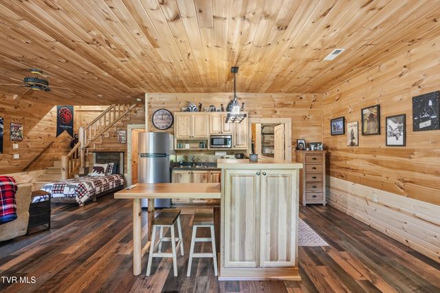 1565 Broad Street, Elizabethton, TN 37643