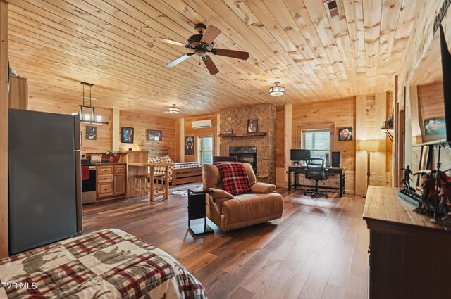 1565 Broad Street, Elizabethton, TN 37643