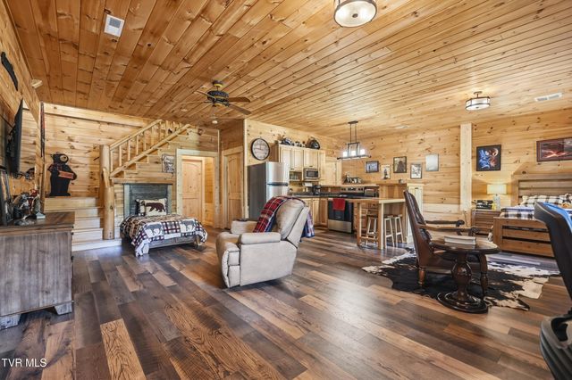 1565 Broad Street, Elizabethton, TN 37643