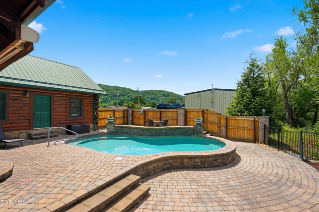 1565 Broad Street, Elizabethton, TN 37643