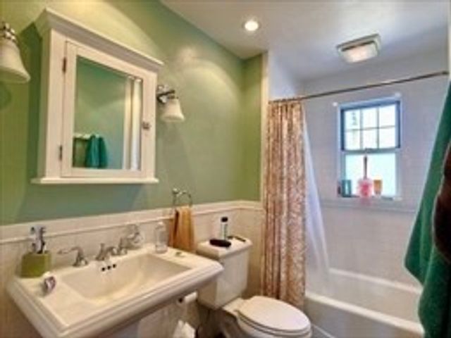 22 Westbourne Road 2, Newton, MA 02459