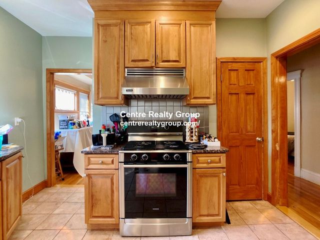 22 Westbourne Road 2, Newton, MA 02459