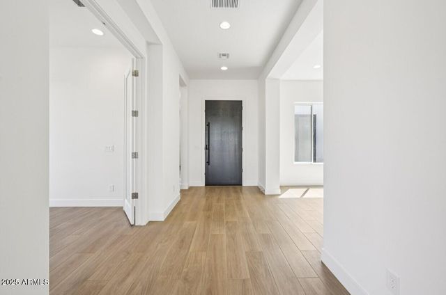 5768 E Rancho Caliente Drive, Cave Creek, AZ 85331