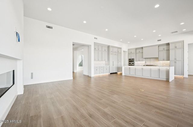 5768 E Rancho Caliente Drive, Cave Creek, AZ 85331