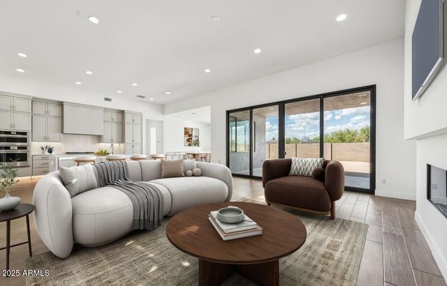 5768 E Rancho Caliente Drive, Cave Creek, AZ 85331