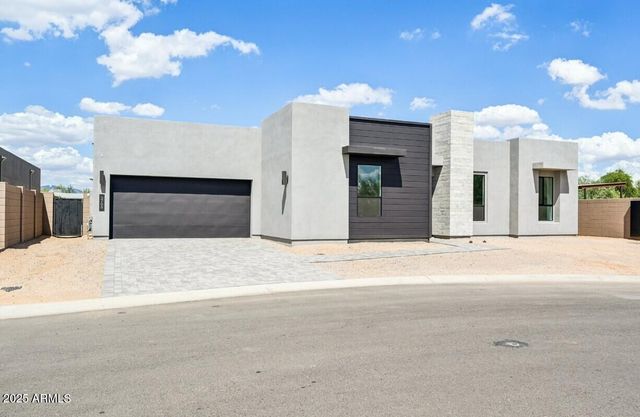 5768 E Rancho Caliente Drive, Cave Creek, AZ 85331