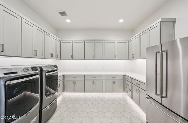 5768 E Rancho Caliente Drive, Cave Creek, AZ 85331