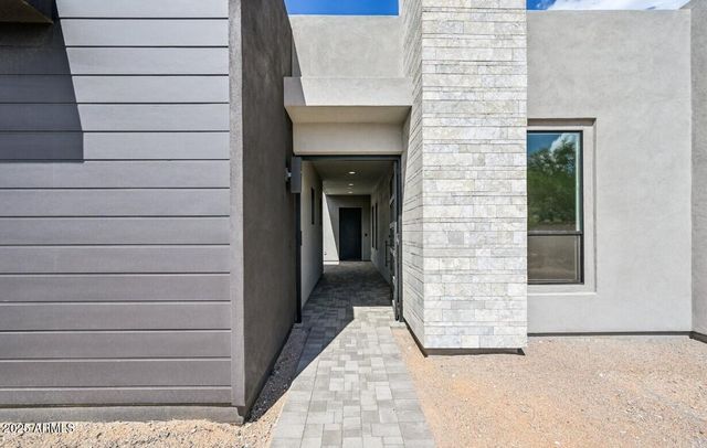 5768 E Rancho Caliente Drive, Cave Creek, AZ 85331