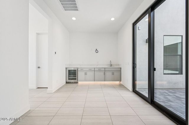 5768 E Rancho Caliente Drive, Cave Creek, AZ 85331