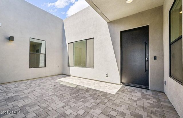 5768 E Rancho Caliente Drive, Cave Creek, AZ 85331