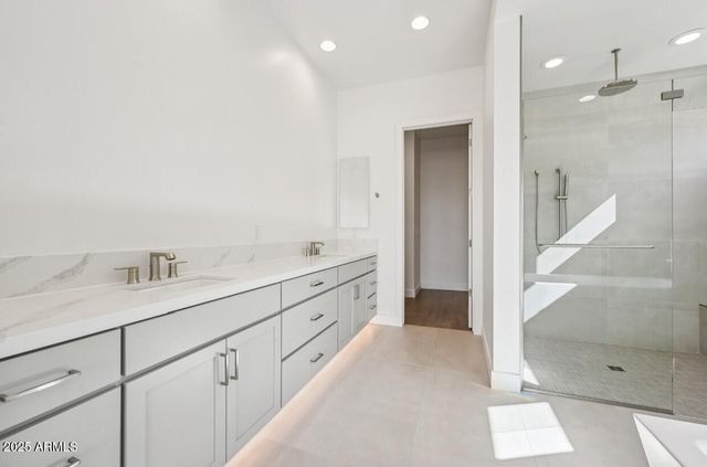 5768 E Rancho Caliente Drive, Cave Creek, AZ 85331