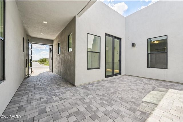 5768 E Rancho Caliente Drive, Cave Creek, AZ 85331