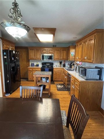 105 W South Street, Spring Hill, KS 66083
