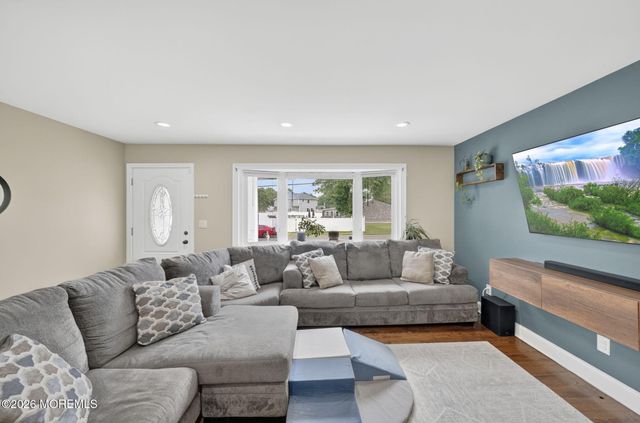 40 Woodside Drive, Howell, NJ 07731