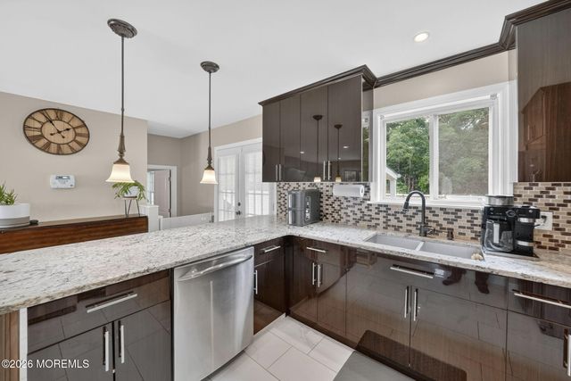 40 Woodside Drive, Howell, NJ 07731