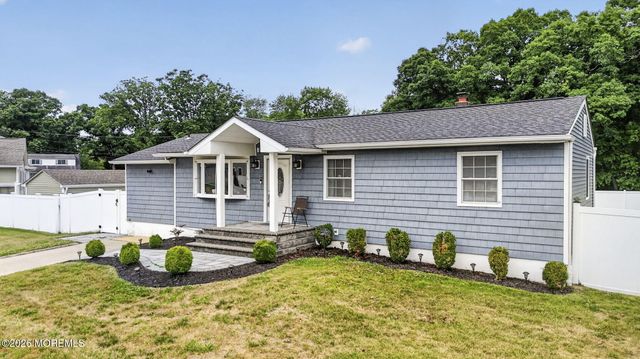 40 Woodside Drive, Howell, NJ 07731
