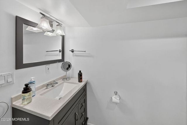 40 Woodside Drive, Howell, NJ 07731