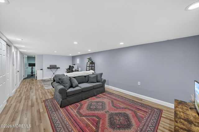 40 Woodside Drive, Howell, NJ 07731