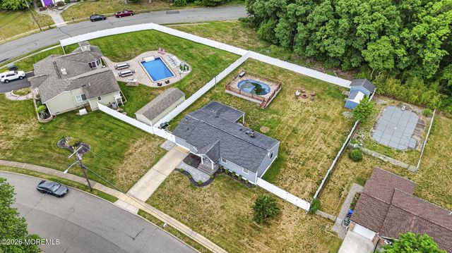 40 Woodside Drive, Howell, NJ 07731