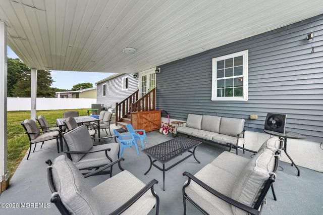 40 Woodside Drive, Howell, NJ 07731