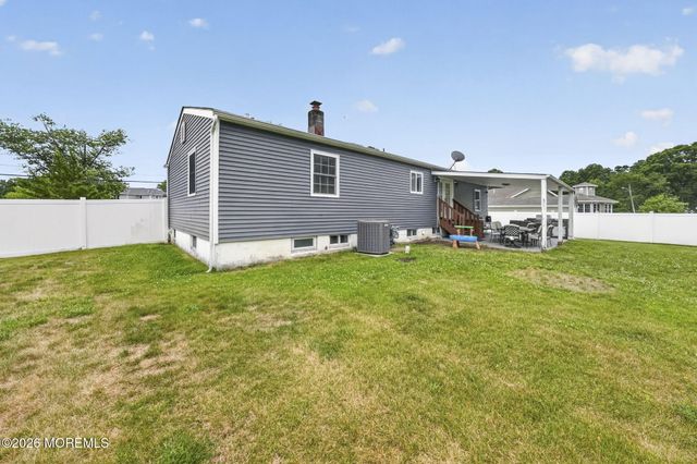 40 Woodside Drive, Howell, NJ 07731