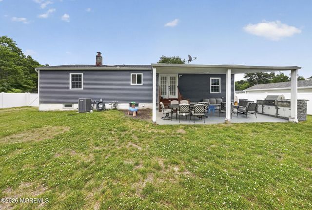 40 Woodside Drive, Howell, NJ 07731