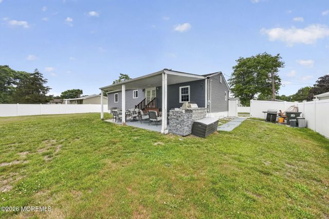 40 Woodside Drive, Howell, NJ 07731