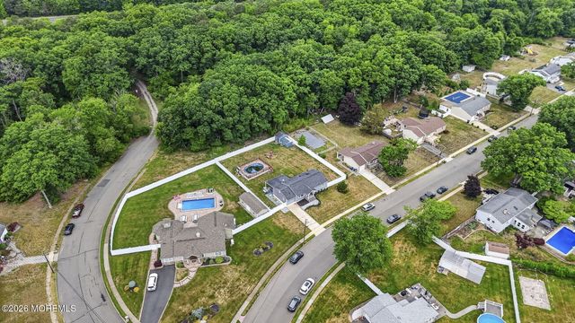 40 Woodside Drive, Howell, NJ 07731