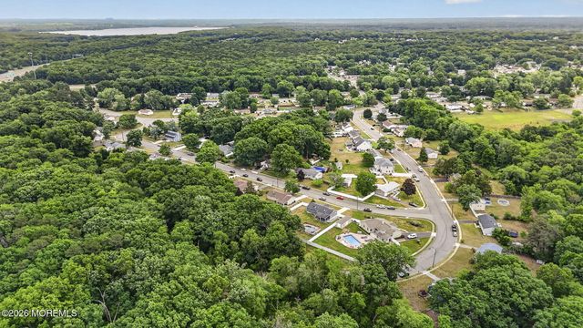 40 Woodside Drive, Howell, NJ 07731