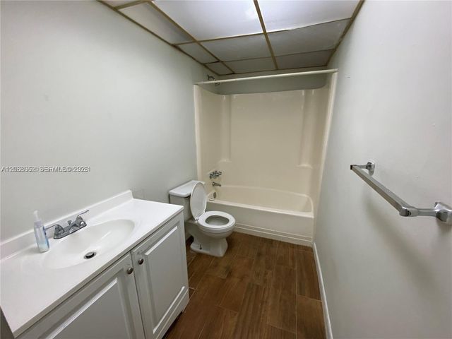 2800 NW 56th Avenue B304, Lauderhill, FL 33313