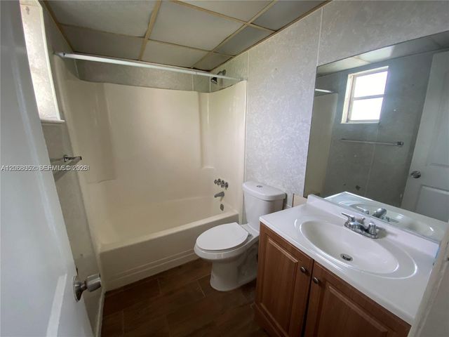2800 NW 56th Avenue B304, Lauderhill, FL 33313