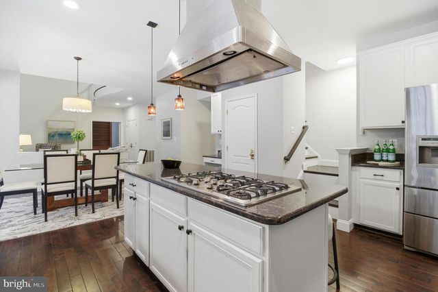 3221 SPRING RAIN CT, Herndon, VA 20171