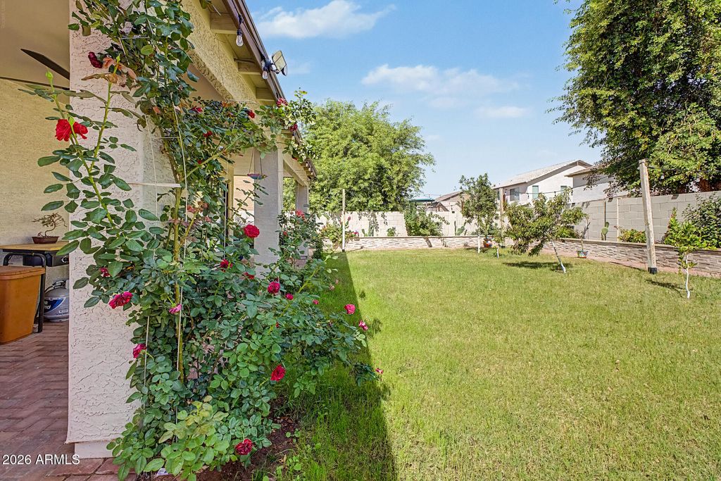 Image 37 of property listing at 9356 W PIONEER Street, Tolleson, AZ 85353