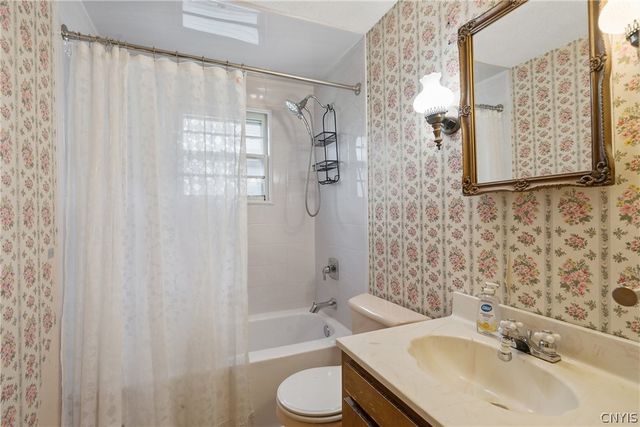 111 Wilmore Place, Syracuse, NY 13208