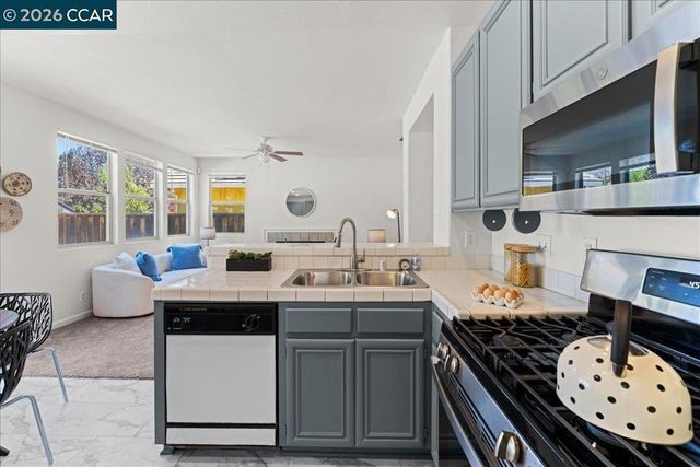 2304 Grassland Way, Antioch, CA 94531