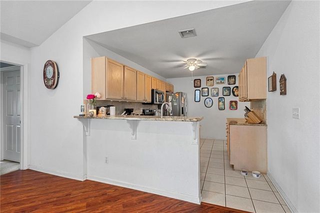 6024 NE KENSINGTON Court, Lee's Summit, MO 64064