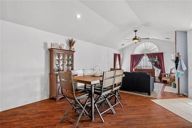 6024 NE KENSINGTON Court, Lee's Summit, MO 64064