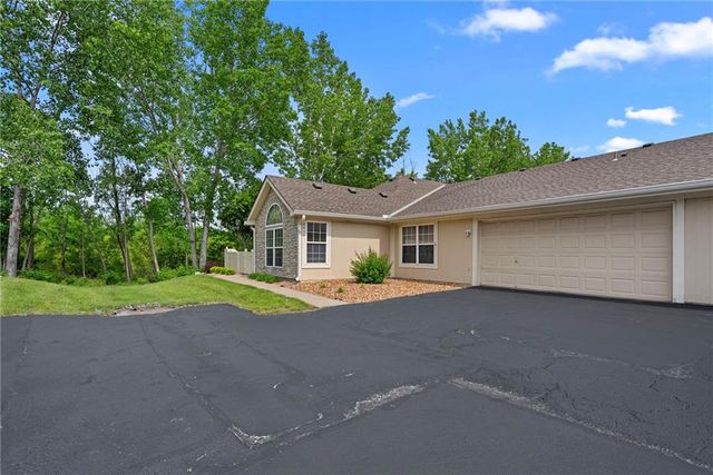 6024 NE KENSINGTON Court, Lee's Summit, MO 64064