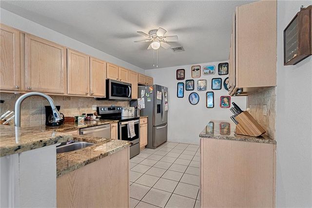 6024 NE KENSINGTON Court, Lee's Summit, MO 64064