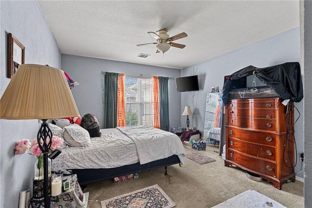 6024 NE KENSINGTON Court, Lee's Summit, MO 64064
