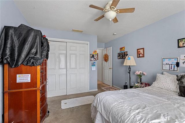6024 NE KENSINGTON Court, Lee's Summit, MO 64064